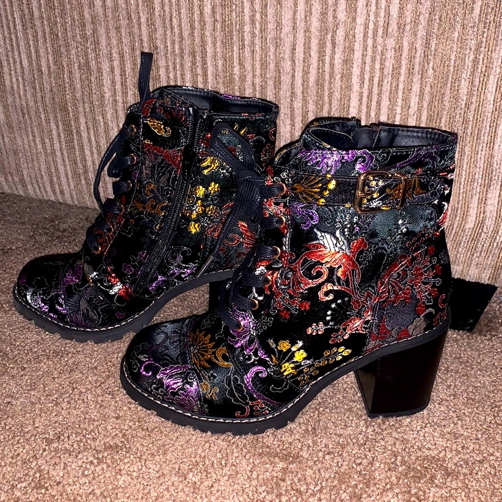 NWT Black floral combat boots